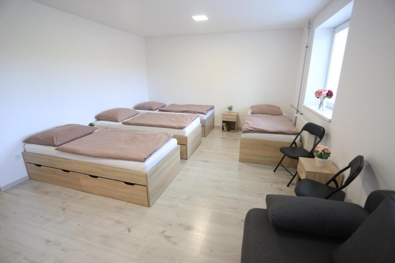 Relax Center Hostel Berente Екстериор снимка