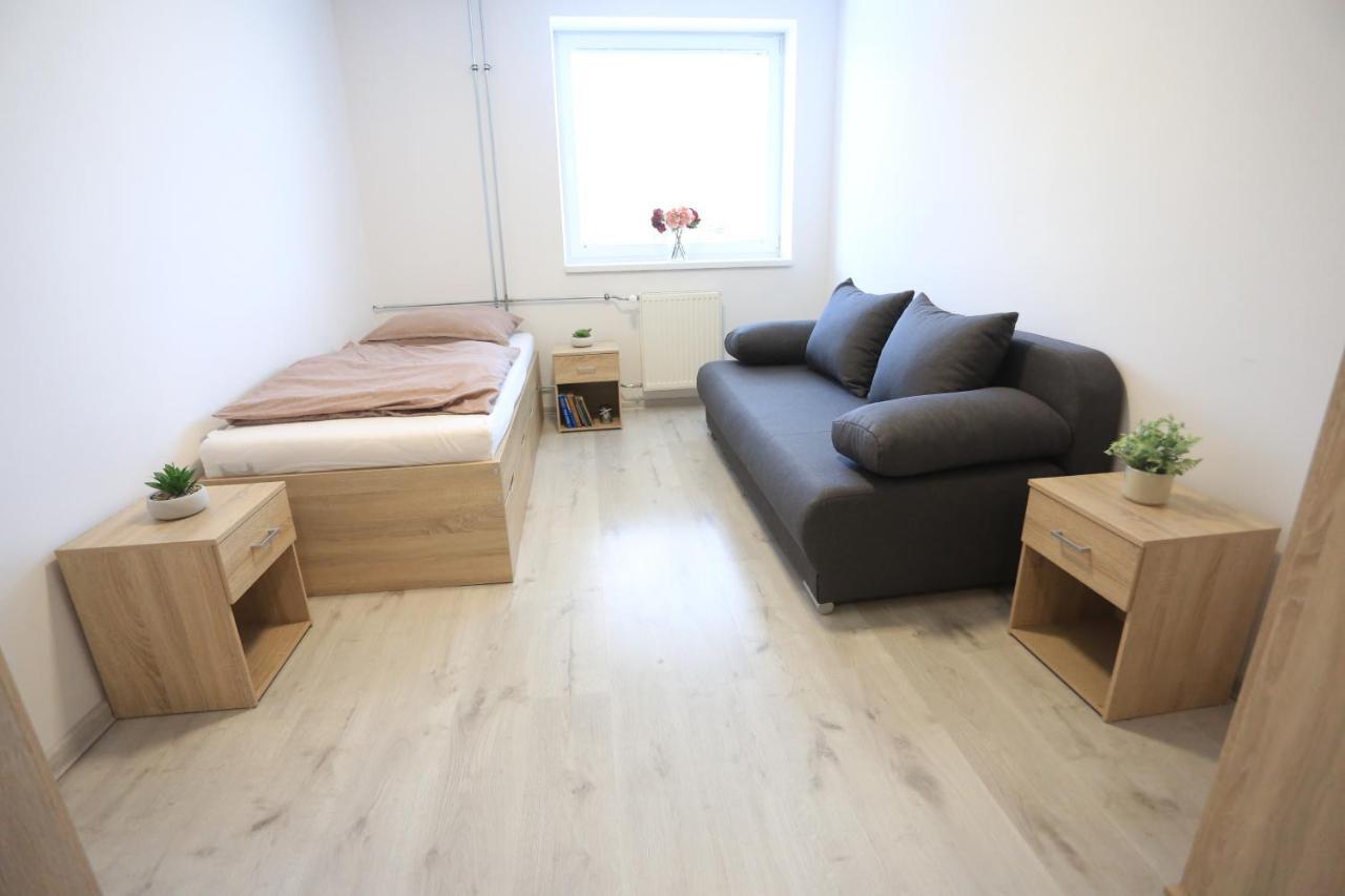 Relax Center Hostel Berente Екстериор снимка